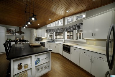HUGE PRICE REDUCTION!!!!Recently remodeled 4BR/3BA lake home on - photo 15