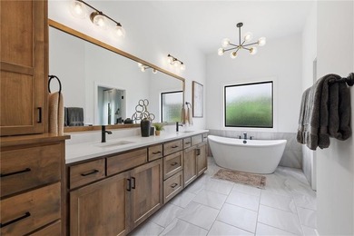 Located in the Clubhouse Cottages of Lakewood, this maintenance - photo 15