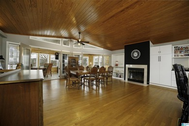 HUGE PRICE REDUCTION!!!!Recently remodeled 4BR/3BA lake home on - photo 17