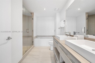 Super Popular Money Maker 3Br/2.5Ba Corner  Residence with Ocean - photo 21