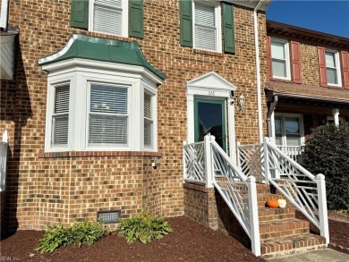 Lake Townhome/Townhouse For Sale in Chesapeake, Virginia