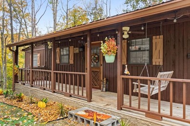 Delightful cabin style cottage on 6.60 surveyed beautiful - photo 28