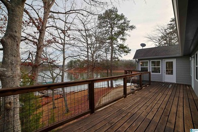 HUGE PRICE REDUCTION!!!!Recently remodeled 4BR/3BA lake home on - photo 29