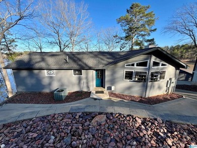 HUGE PRICE REDUCTION!!!!Recently remodeled 4BR/3BA lake home on - photo 31
