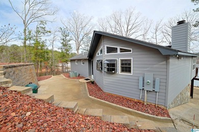 HUGE PRICE REDUCTION!!!!Recently remodeled 4BR/3BA lake home on - photo 32