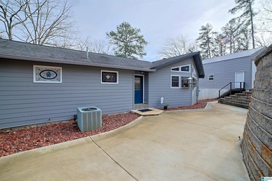 HUGE PRICE REDUCTION!!!!Recently remodeled 4BR/3BA lake home on - photo 33