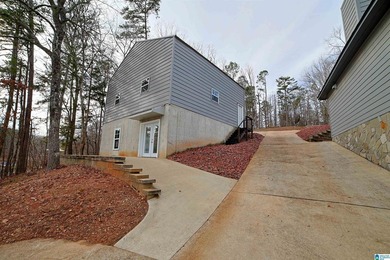 HUGE PRICE REDUCTION!!!!Recently remodeled 4BR/3BA lake home on - photo 34