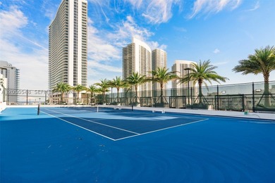 Super Popular Money Maker 3Br/2.5Ba Corner  Residence with Ocean - photo 35