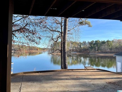 HUGE PRICE REDUCTION!!!!Recently remodeled 4BR/3BA lake home on - photo 37