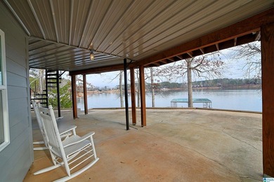 HUGE PRICE REDUCTION!!!!Recently remodeled 4BR/3BA lake home on - photo 38