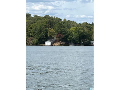 HUGE PRICE REDUCTION!!!!Recently remodeled 4BR/3BA lake home on - photo 40