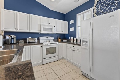 Look at this beautifully furnished 2 bedroom, 2 bath condo - photo 5