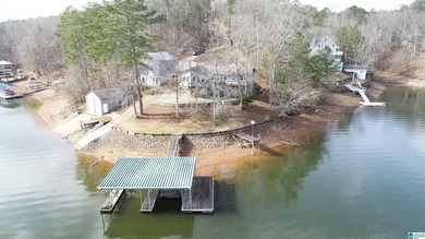 HUGE PRICE REDUCTION!!!!Recently remodeled 4BR/3BA lake home on - photo 46