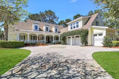 Perfectly positioned along one of the most desirable streets in - photo 3