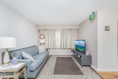 Welcome to 163 Cromwell Avenue! This beautifully maintained - photo 7