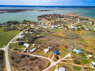 Waterfront retreat on sought-after Tanglewood Island, spanning - photo 7