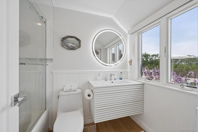 STYLISHLY RENOVATED QUOGUE RETREAT SOUTH OF THE HIGHWAY Nestled - photo 15