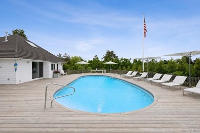 STYLISHLY RENOVATED QUOGUE RETREAT SOUTH OF THE HIGHWAY Nestled - photo 20