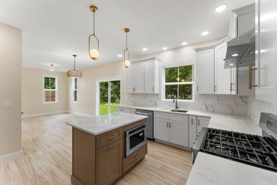 **INTERIOR PHOTOS COMING TOMORROW** Beautiful custom-built - photo 21
