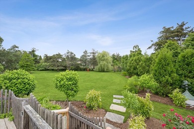 STYLISHLY RENOVATED QUOGUE RETREAT SOUTH OF THE HIGHWAY Nestled - photo 26