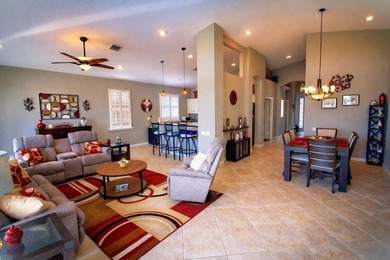 Meticulously maintained open *Sapphire* floorplan w/serene water - photo 1