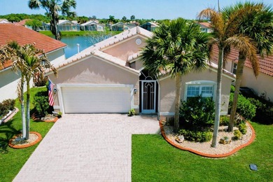 Meticulously maintained open *Sapphire* floorplan w/serene water - photo 2