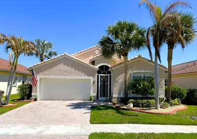 Meticulously maintained open *Sapphire* floorplan w/serene water - photo 3