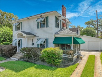 Welcome home to this quaint 3 bedroom 1 1/2 bath home. Built in - photo 3