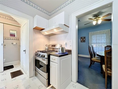 Welcome home to this quaint 3 bedroom 1 1/2 bath home. Built in - photo 9