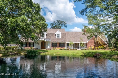 Welcome to a slice of Heaven located in the prestigious, serene - photo 3