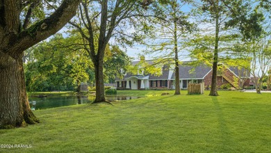 Welcome to a slice of Heaven located in the prestigious, serene - photo 4
