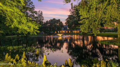 Welcome to a slice of Heaven located in the prestigious, serene - photo 6