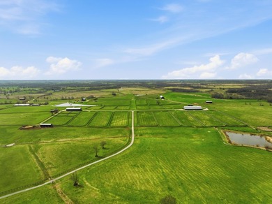 Prime location in Bourbon County. +/- 773 acres horse farm in - photo 1