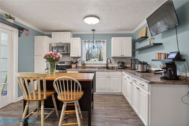 Discover effortless living in Urbanna Creek Farms with this - photo 12