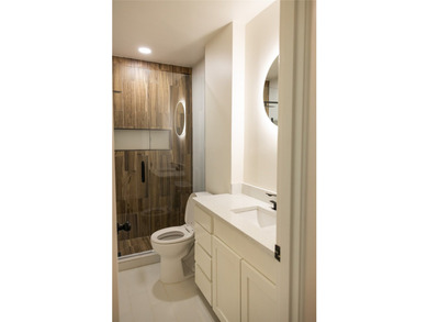 Welcome to this beautifully remodeled 3-bedroom, 2-bath home - photo 12