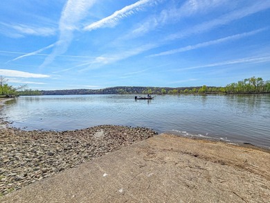 True lake front. Walk out the back, head downhill, and you're at - photo 13