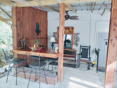 Experience the ultimate retreat with a historic nightly rental - photo 6