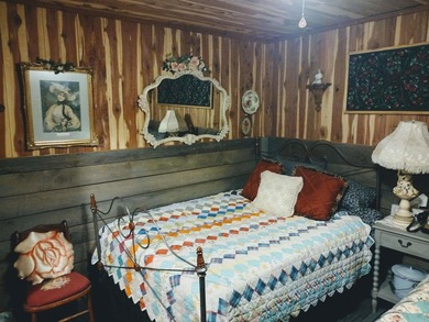 Experience the ultimate retreat with a historic nightly rental - photo 8
