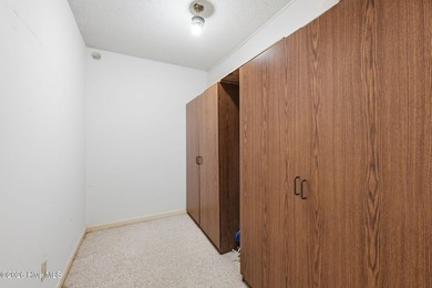With a total of 1,943 square feet, let's just imagine Friday - photo 18