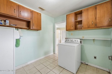 With a total of 1,943 square feet, let's just imagine Friday - photo 19