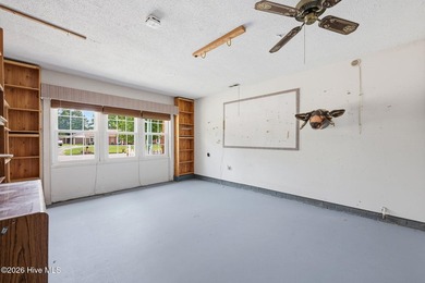 With a total of 1,943 square feet, let's just imagine Friday - photo 20