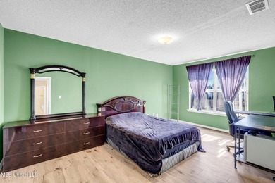 Spacious, private, and full of potential--this 4-bedroom, 2 - photo 20