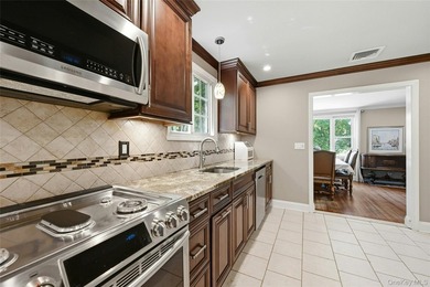 Beautiful Storybook Brick & Stone 2/3 Bedroom, 2 Full Bath - photo 10