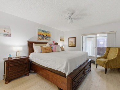 Beautifully updated villa in Palm Greens 55+ community. Home - photo 21
