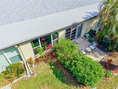Beautifully updated villa in Palm Greens 55+ community. Home - photo 23
