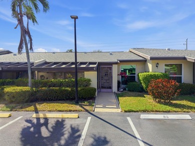Beautifully updated villa in Palm Greens 55+ community. Home - photo 24