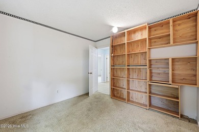 With a total of 1,943 square feet, let's just imagine Friday - photo 25