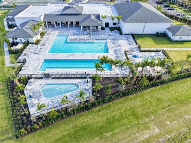 Beautifully updated villa in Palm Greens 55+ community. Home - photo 30