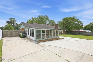 With a total of 1,943 square feet, let's just imagine Friday - photo 31