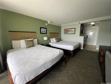 Island Colony is ideally located in the heart of Waikiki, just - photo 2
